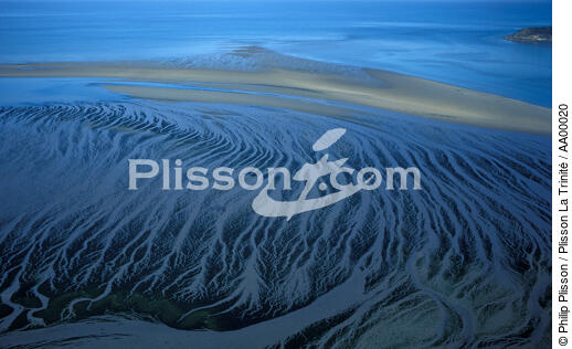 Quand la mer se retire. - © Philip Plisson / Plisson La Trinité / AA00020 - Photo Galleries - Coastal landscape