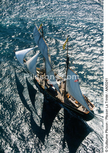 Pride of Baltimore vu du ciel pendant Brest 96. - © Guillaume Plisson / Plisson La Trinité / AA00241 - Photo Galleries - Traditional sailing
