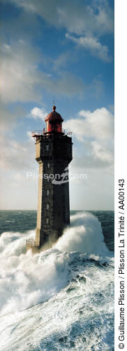 Le phare de la Jument dans le Fromveur. - © Guillaume Plisson / Plisson La Trinité / AA00143 - Photo Galleries - Brittany