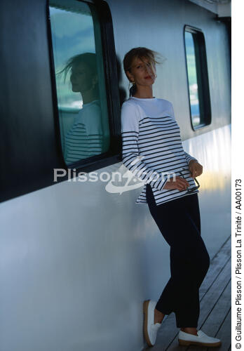 Mannequin sur le Levant - © Guillaume Plisson / Plisson La Trinité / AA00173 - Photo Galleries - Woman