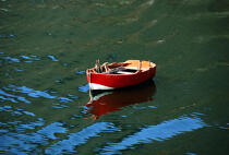 Barque rouge © Philip Plisson / Plisson La Trinité / AA00211 - Photo Galleries - Sea