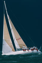 Ciel de grain pendant les Cowes week 1985. © Philip Plisson / Plisson La Trinité / AA00227 - Nos reportages photos - Yachting