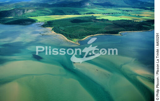 Vue aérienne de North Uist. - © Philip Plisson / Plisson La Trinité / AA00291 - Nos reportages photos - Beau temps
