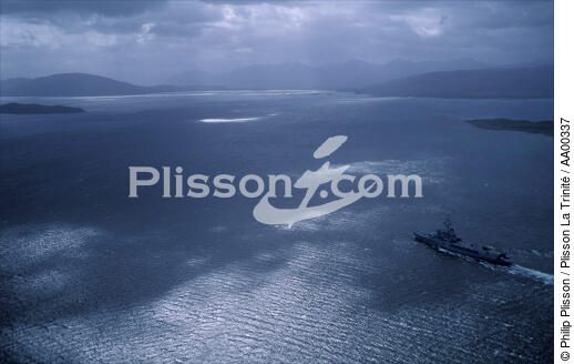 La Jeanne d'Arc en Patagonie. - © Philip Plisson / Plisson La Trinité / AA00337 - Photo Galleries - Aircraft carrier