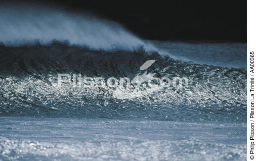 Une vague se cassant (Irlande). - © Philip Plisson / Plisson La Trinité / AA00365 - Photo Galleries - Reflection