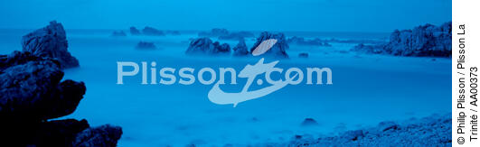 Pointe de Pern : Ouessant Bleue - © Philip Plisson / Plisson La Trinité / AA00373 - Photo Galleries - Island [29]