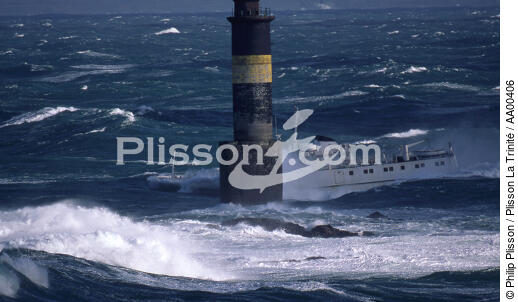 Le Fromveur dans la tempête. - © Philip Plisson / Plisson La Trinité / AA00406 - Nos reportages photos - Mer