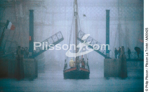 Fishing vessel in Douarnenez (Port-Rhu) - © Philip Plisson / Plisson La Trinité / AA00425 - Photo Galleries - Old gaffer