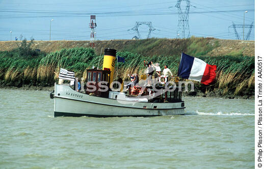 Le Léchalas, canot à vapeur des ponts et chaussées, sur le bord de la Loire. - © Philip Plisson / Plisson La Trinité / AA00517 - Nos reportages photos - Fleuve