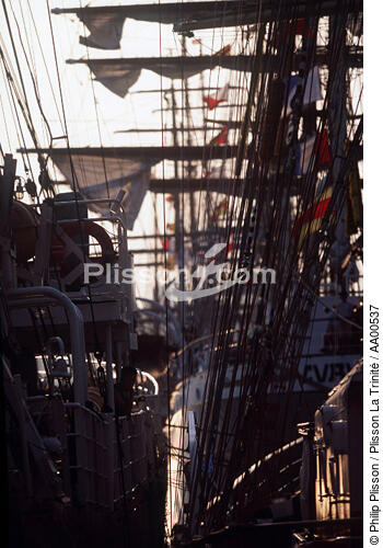 Le Cuauhtemoc pendant l'Armada de Rouen. - © Philip Plisson / Plisson La Trinité / AA00537 - Photo Galleries - Tall ship / Sailing ship