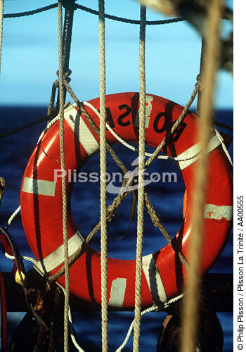 Bouée de sauvetage sur le HMS Rose. - © Philip Plisson / Plisson La Trinité / AA00555 - Photo Galleries - Life-belt