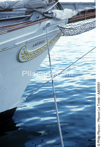 Etrave d'un voilier au mouillage. - © Philip Plisson / Plisson La Trinité / AA00591 - Nos reportages photos - Elément d'un bateau