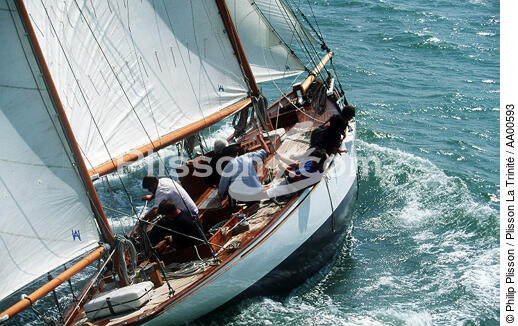 Manoeuvre sur un ketch. - © Philip Plisson / Plisson La Trinité / AA00593 - Nos reportages photos - Yachting