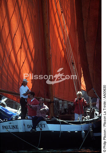 La Pauline, pilote de Dahouët. - © Philip Plisson / Plisson La Trinité / AA00630 - Photo Galleries - Elements of boat