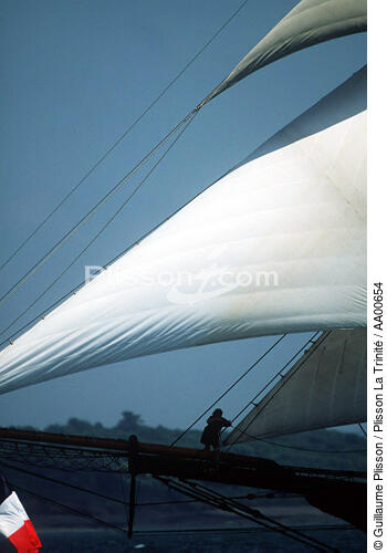 Gros plan sur les voiles de l'Etoile. - © Guillaume Plisson / Plisson La Trinité / AA00654 - Nos reportages photos - Vertical