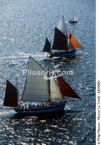 Le Reder Mor et le Vieux Copain pendant Brest 96. - © Philip Plisson / Plisson La Trinité / AA00680 - Nos reportages photos - Mer