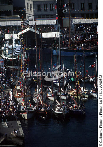 Sur le quai pendant Brest 96. - © Guillaume Plisson / Plisson La Trinité / AA00692 - Nos reportages photos - Port