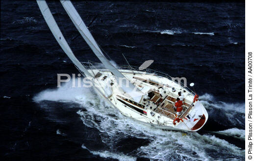 Voilier en régate sur une mer agitée. - © Philip Plisson / Plisson La Trinité / AA00708 - Photo Galleries - Storm at sea