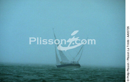 Entraînement d'hiver sous la brume. - © Philip Plisson / Plisson La Trinité / AA00726 - Photo Galleries - Rough weather