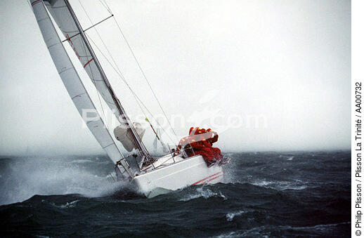Voilier au près pour le Spi Ouest France 1994. - © Philip Plisson / Plisson La Trinité / AA00732 - Photo Galleries - Storm at sea