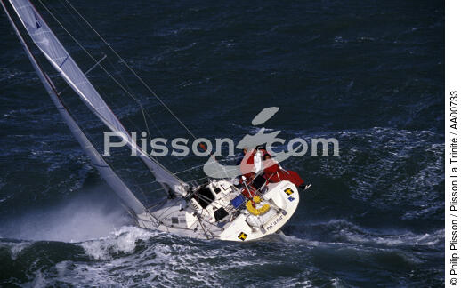 On the waves during the 1994 Spi Ouest France . - © Philip Plisson / Plisson La Trinité / AA00733 - Photo Galleries - Spi Ouest-France Regatta