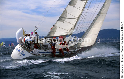 Manoeuvre sur Saga à la Nioulargue. - © Guillaume Plisson / Plisson La Trinité / AA00779 - Photo Galleries - Classic Yachting
