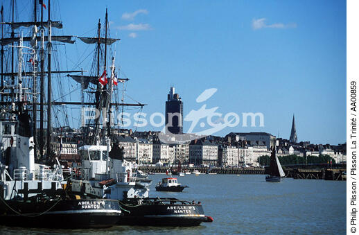 Deux remorqueurs à quai. - © Philip Plisson / Plisson La Trinité / AA00859 - Photo Galleries - Tall ship / Sailing ship