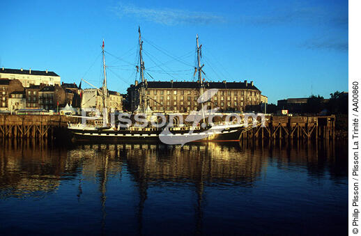 Le Belem à quai. - © Philip Plisson / Plisson La Trinité / AA00860 - Photo Galleries - Tall ship / Sailing ship