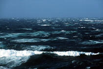La mer... © Philip Plisson / Plisson La Trinité / AA00901 - Nos reportages photos - Gros temps