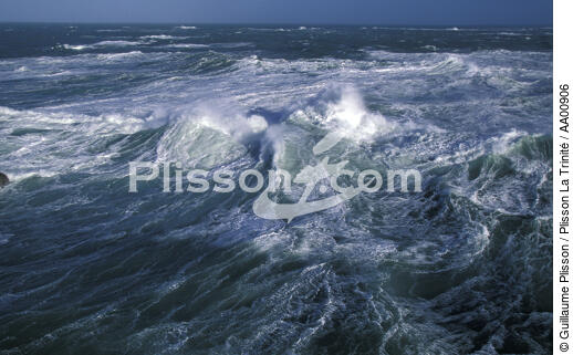 Mer agitée... - © Guillaume Plisson / Plisson La Trinité / AA00906 - Nos reportages photos - Géomorphie