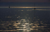 Coucher de soleil sur mer calme. © Philip Plisson / Plisson La Trinité / AA00921 - Photo Galleries - Light
