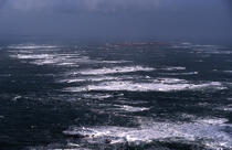 Ile de sein en arrière plan. © Philip Plisson / Plisson La Trinité / AA00939 - Photo Galleries - Storm at sea