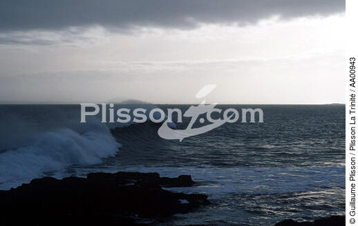 Déferlement d'une vague. - © Guillaume Plisson / Plisson La Trinité / AA00943 - Nos reportages photos - Nuage