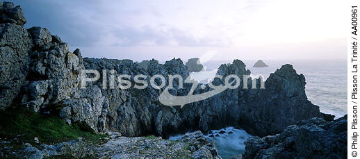 côte sauvage. - © Philip Plisson / Plisson La Trinité / AA00961 - Photo Galleries - 16/9 horizontal