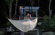 Pêcheur, pêche au carrelet. © Philip Plisson / Plisson La Trinité / AA01044 - Photo Galleries - Fishing nets