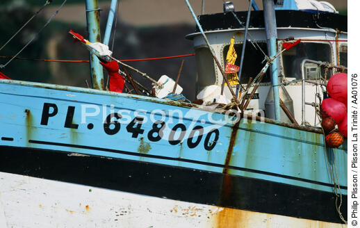 Immatriculation d'un bateau de pêche. - © Philip Plisson / Plisson La Trinité / AA01076 - Nos reportages photos - Immatriculation