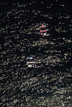 Barques en contre-jour. © Guillaume Plisson / Plisson La Trinité / AA01085 - Nos reportages photos - Vertical