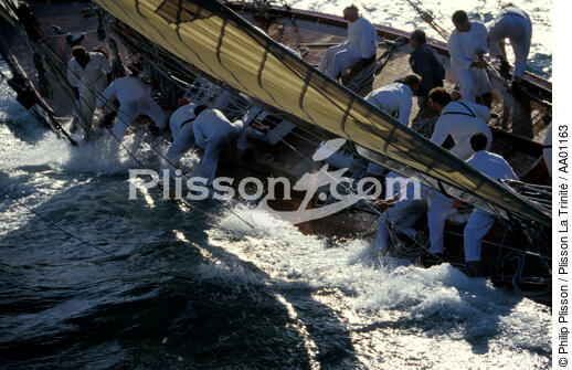 Equipage pendant la Nioulargue. - © Philip Plisson / Plisson La Trinité / AA01163 - Photo Galleries - Classic Yachting