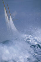 Voilier derrière une vague. © Philip Plisson / Plisson La Trinité / AA01164 - Photo Galleries - Storm at sea