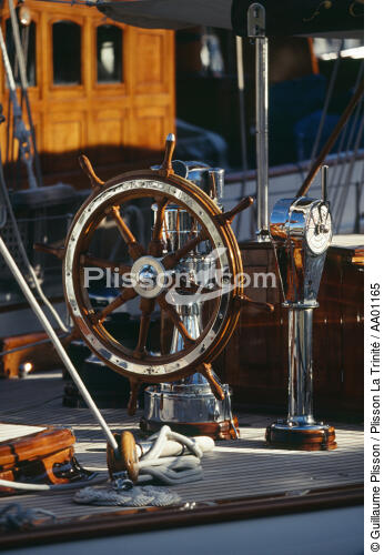 Barre à roue. - © Guillaume Plisson / Plisson La Trinité / AA01165 - Photo Galleries - Wheel helm
