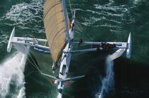 Plongée sur l' Hydroptère. © Guillaume Plisson / Plisson La Trinité / AA01176 - Nos reportages photos - Vue aérienne