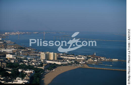 Vue aérienne de Saint Nazaire. - © Philip Plisson / Plisson La Trinité / AA01312 - Photo Galleries - Loire Atlantique 