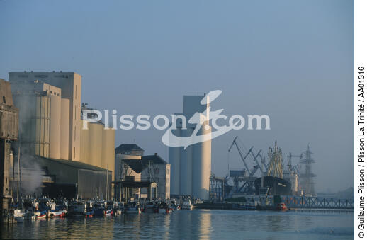 Saint Nazaire. - © Guillaume Plisson / Plisson La Trinité / AA01316 - Photo Galleries - Tall ship / Sailing ship