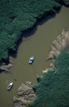 Estuaire de la Loire. © Philip Plisson / Plisson La Trinité / AA01323 - Nos reportages photos - Canot de pêche