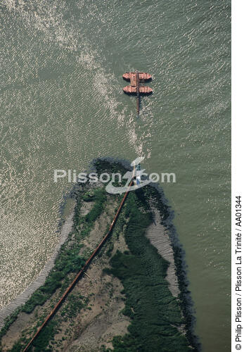 Feu de port à Paimboeuf. - © Philip Plisson / Plisson La Trinité / AA01344 - Photo Galleries - Sea
