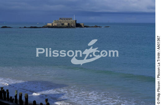 Le Fort National en face de Saint-Malo. - © Philip Plisson / Plisson La Trinité / AA01367 - Photo Galleries - Town [35]