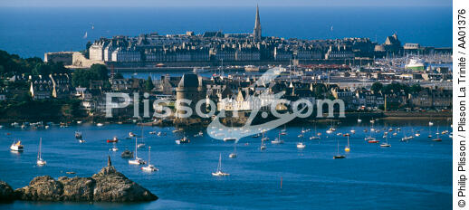 Saint-Servan et Saint-Malo. - © Philip Plisson / Plisson La Trinité / AA01376 - Photo Galleries - 16/9 horizontal