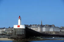 Le Môle des Noires à Saint-Malo. © Philip Plisson / Plisson La Trinité / AA01377 - Photo Galleries - Maritime activity