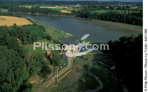 Moulin à marées sur la Rance. - © Philip Plisson / Plisson La Trinité / AA01388 - Photo Galleries - River [large]