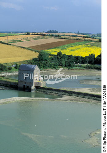 Moulin à marée sur la Rance - © Philip Plisson / Plisson La Trinité / AA01389 - Photo Galleries - River [large]